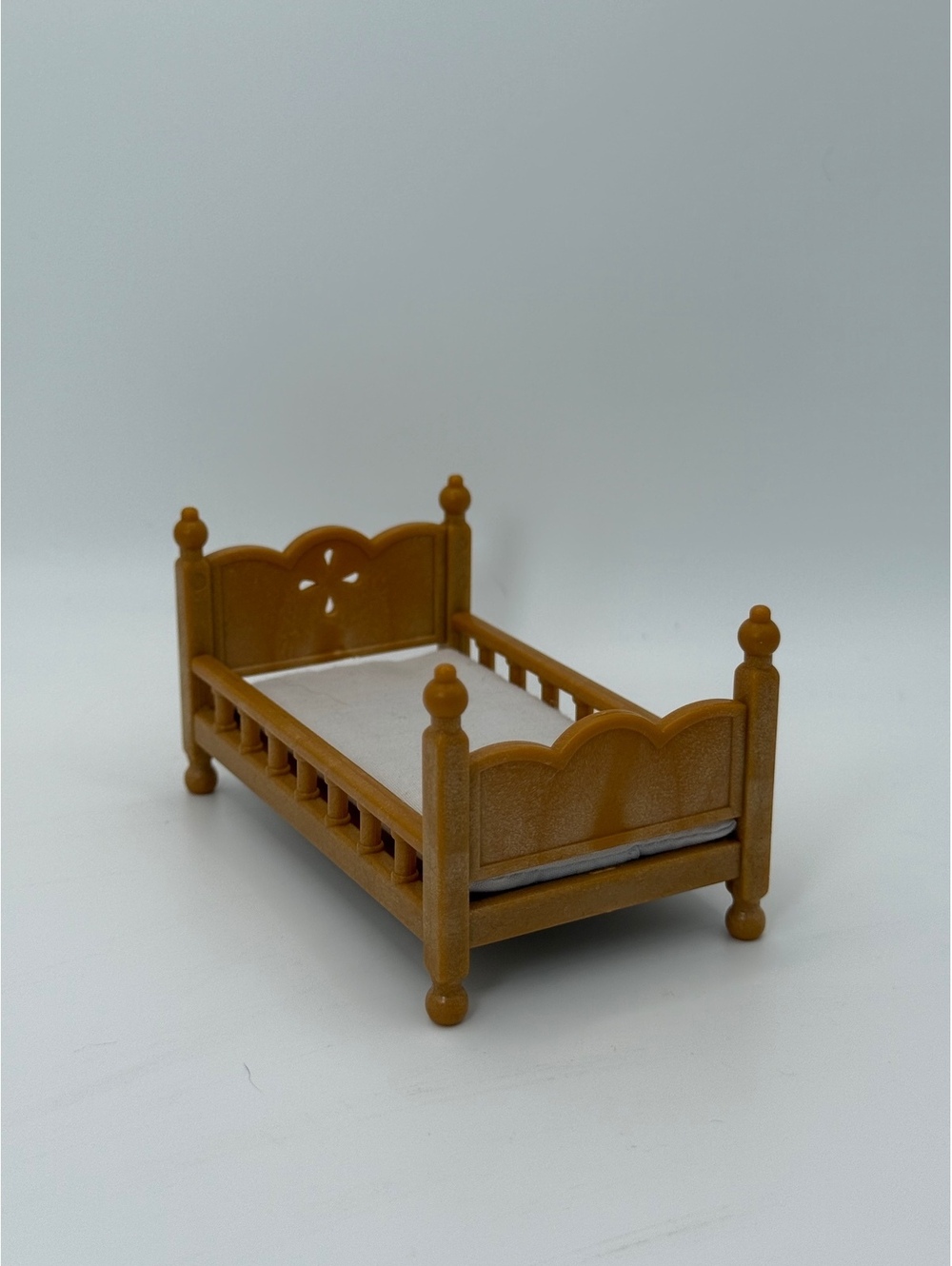 1:16 Scale Calico Critters Sylvanian Families Brown Bed, Miniature Furniture